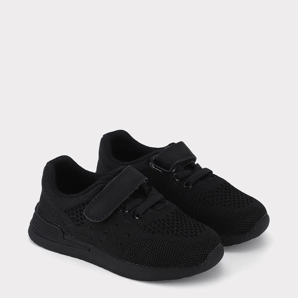Wynn Unisex Hook & Loop Sneaker