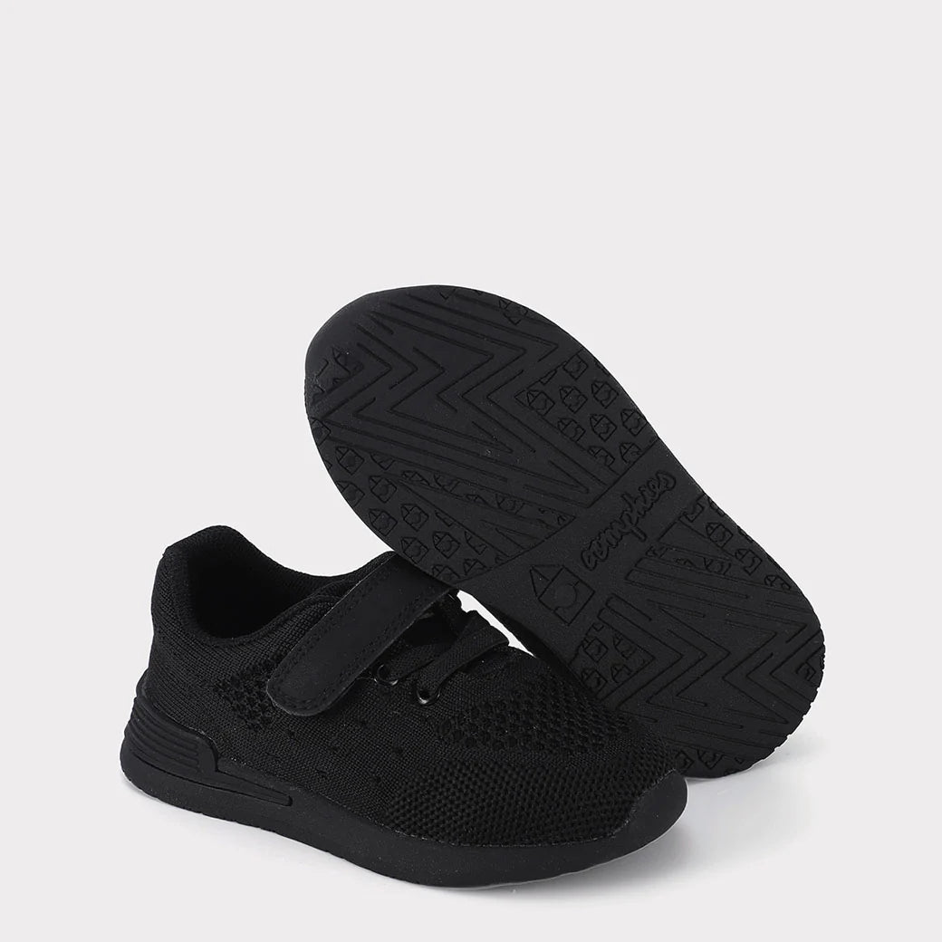 Wynn Unisex Hook & Loop Sneaker