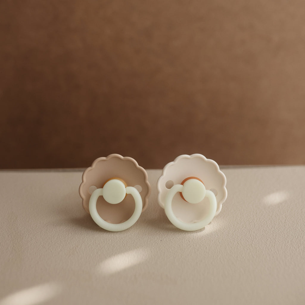 FRIGG Daisy Night Silicone Pacifier 2-Pack