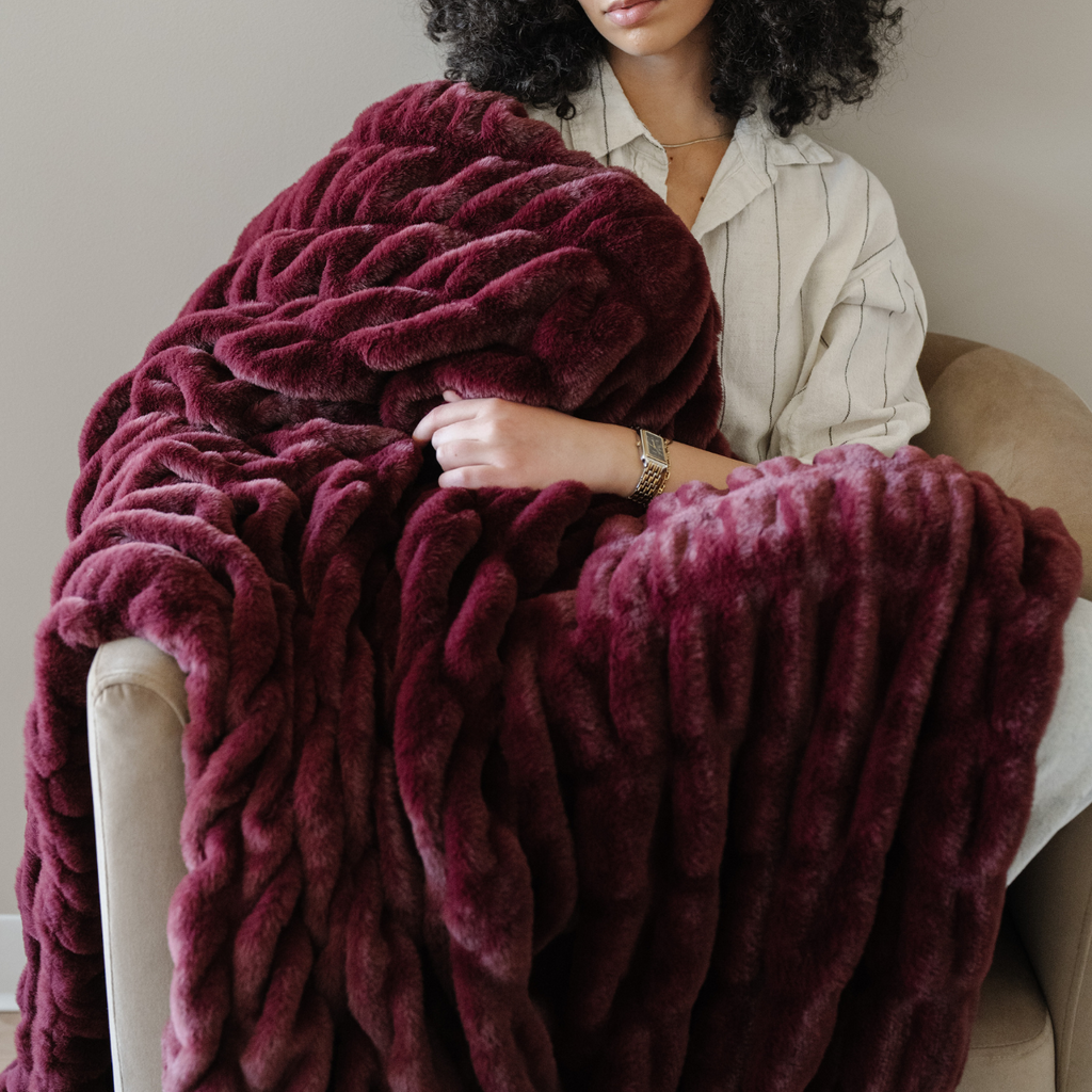 DOUBLE RUCHED FAUX FUR THROW BLANKETS