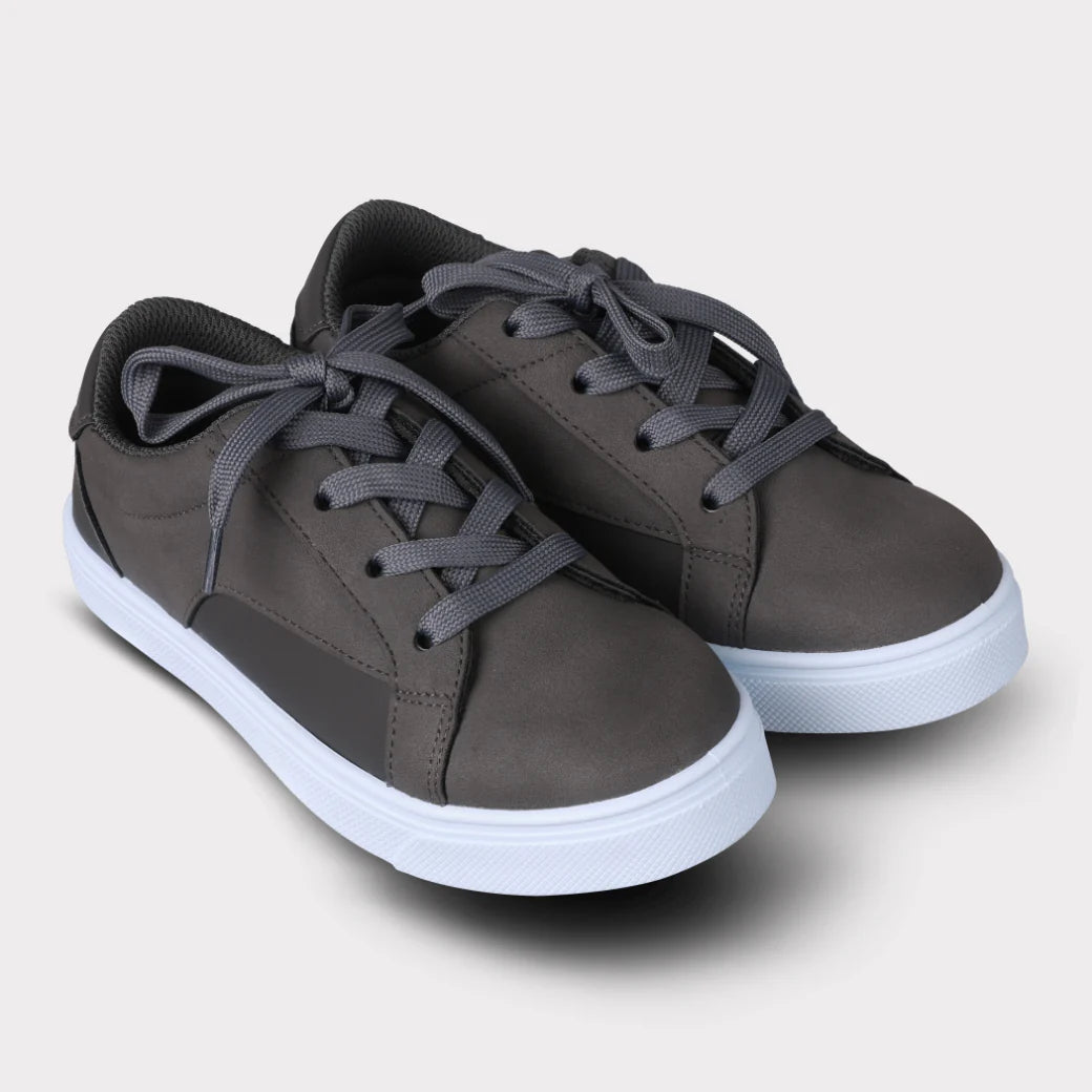 Leo Youth Lace-Up Sneaker