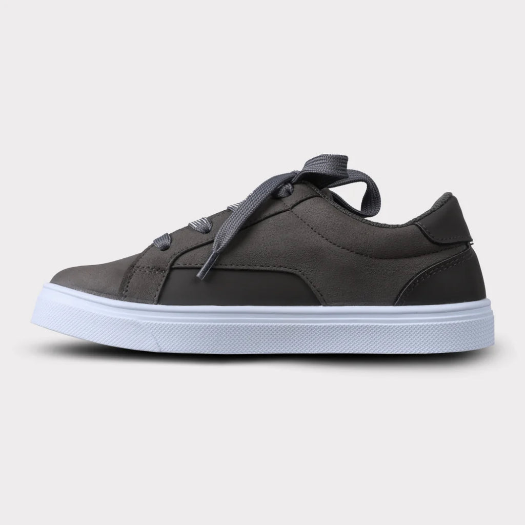 Leo Youth Lace-Up Sneaker