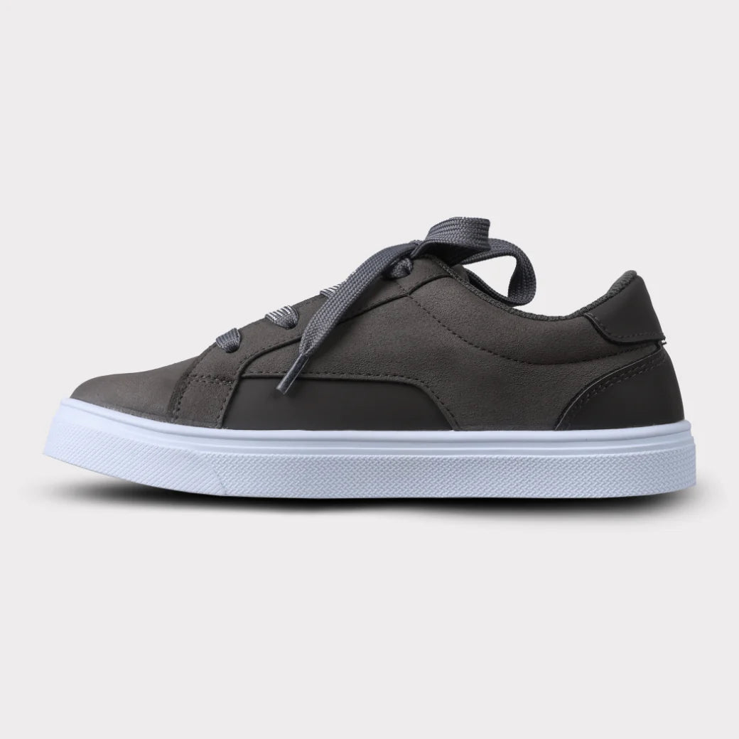 Leo Youth Lace-Up Sneaker