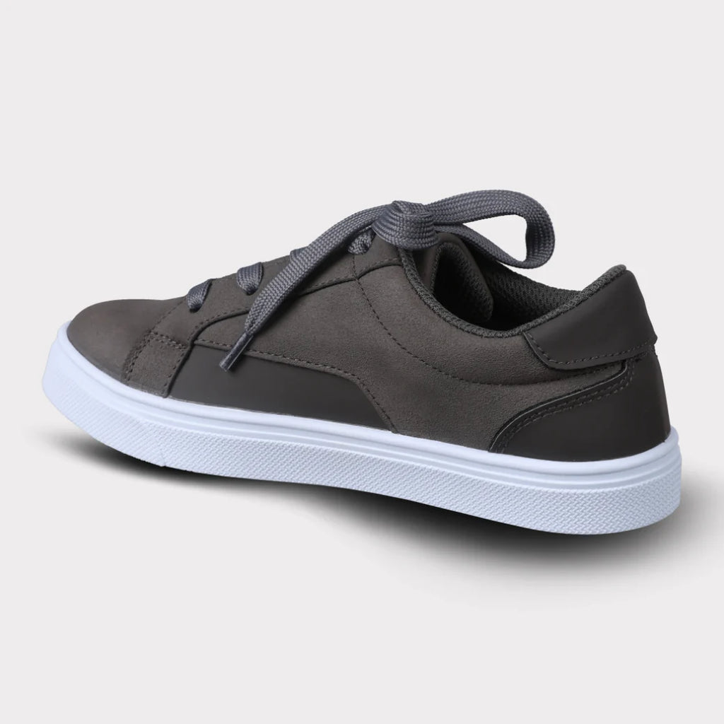 Leo Youth Lace-Up Sneaker
