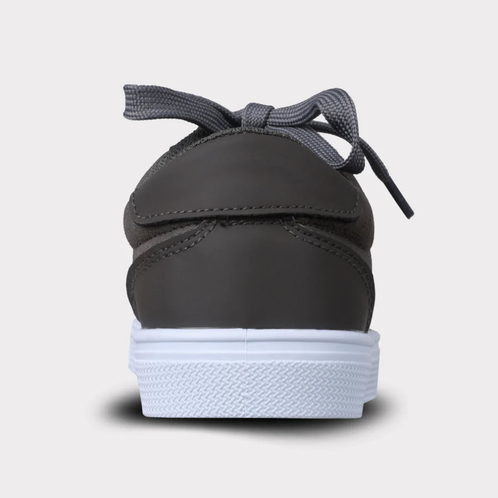 Leo Youth Lace-Up Sneaker