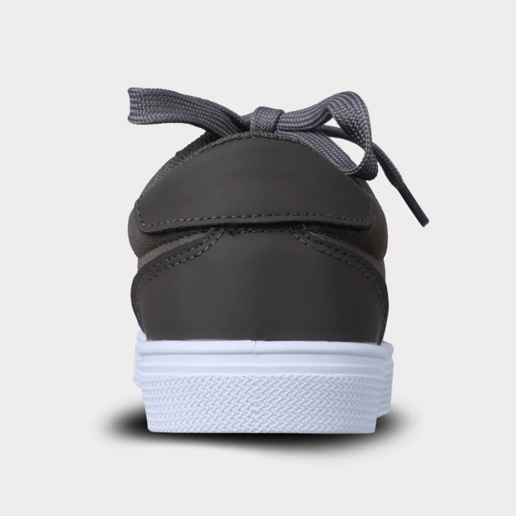 Leo Youth Lace-Up Sneaker