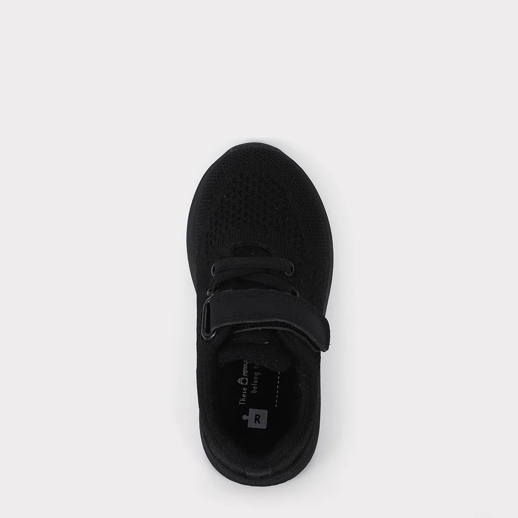 Wynn Unisex Hook & Loop Sneaker