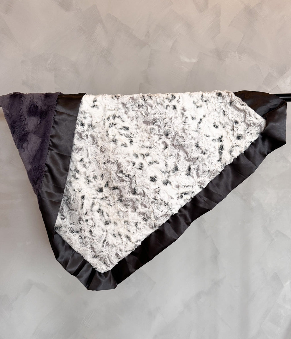 Snowy Owl | Luxe Cuddle Blanket