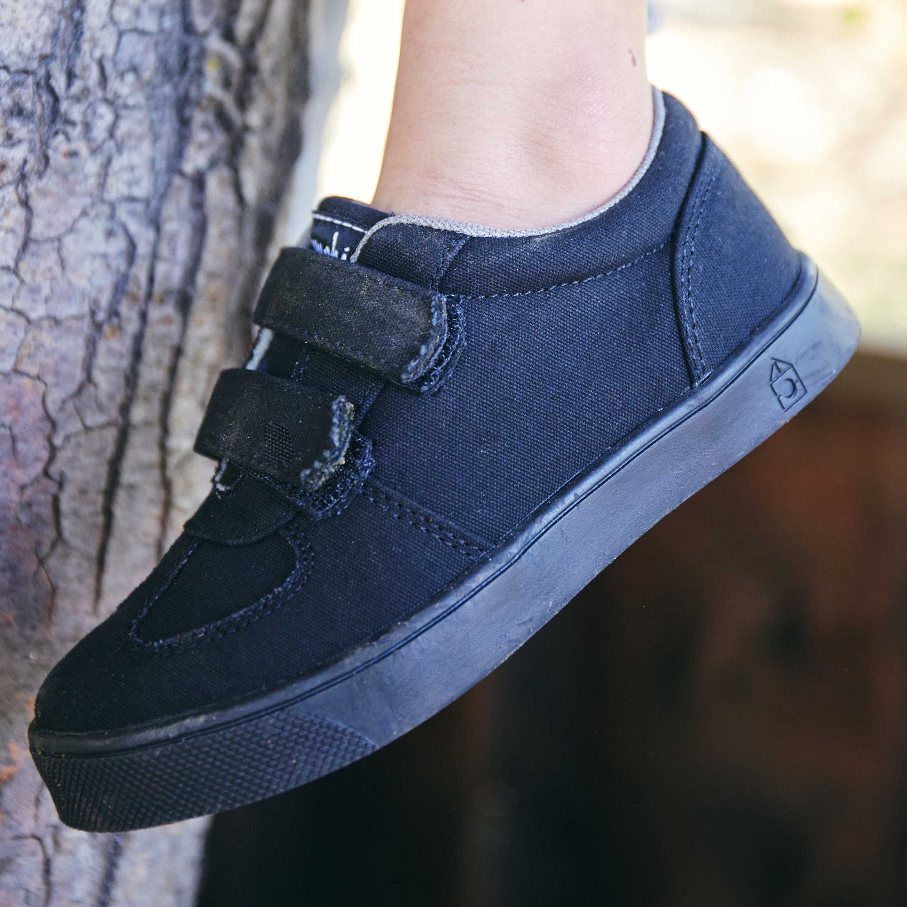 Mitchell Boys Hook & Loop Shoe