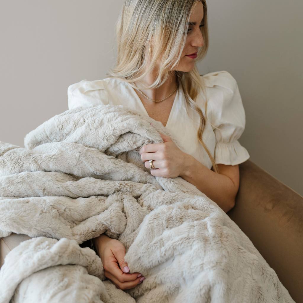 PATTERNED FAUX FUR XL THROW BLANKETS