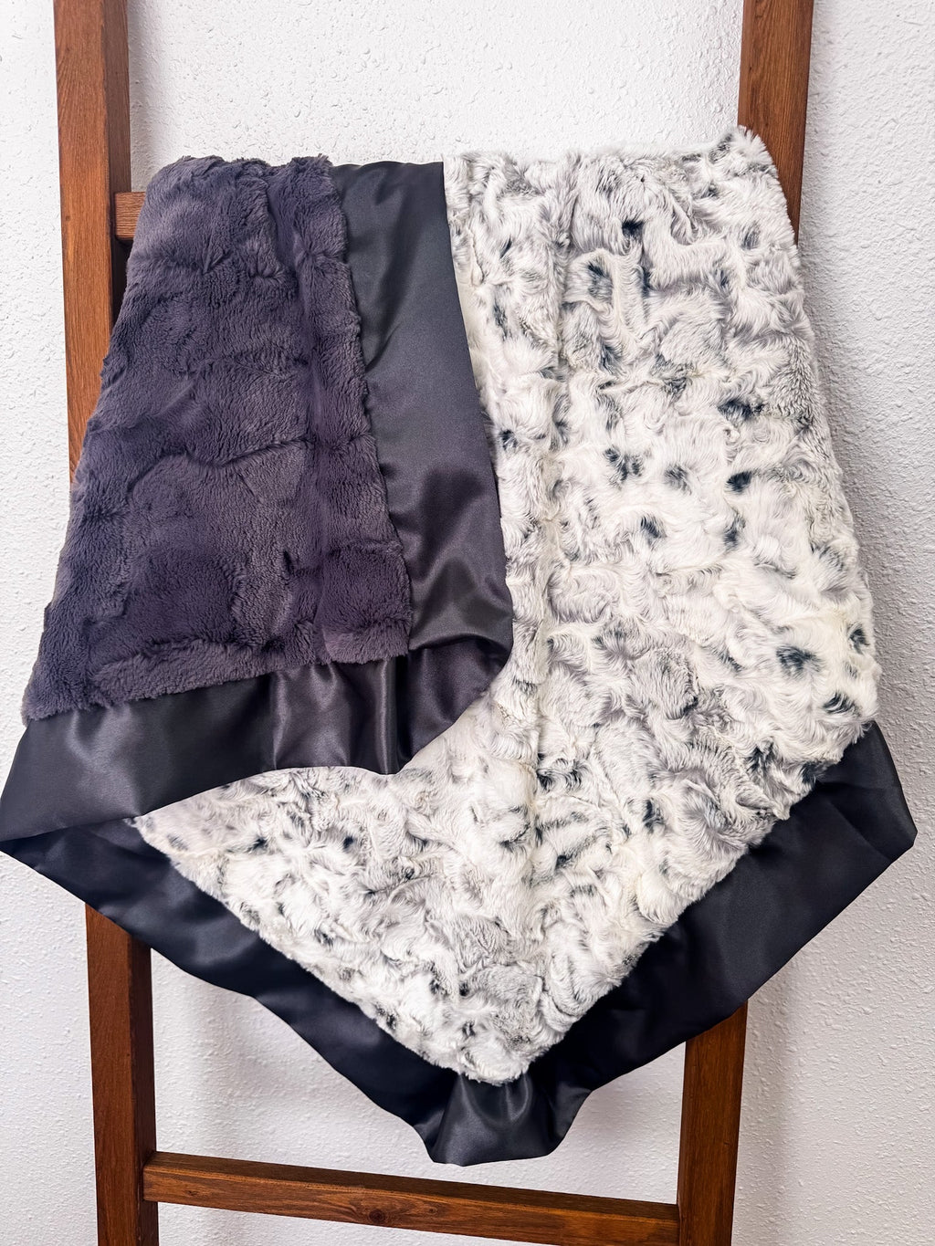 Snowy Owl | Luxe Cuddle Blanket