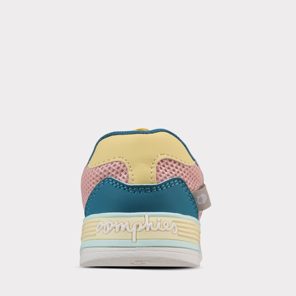 Wilma Girls Slip-On Sneaker