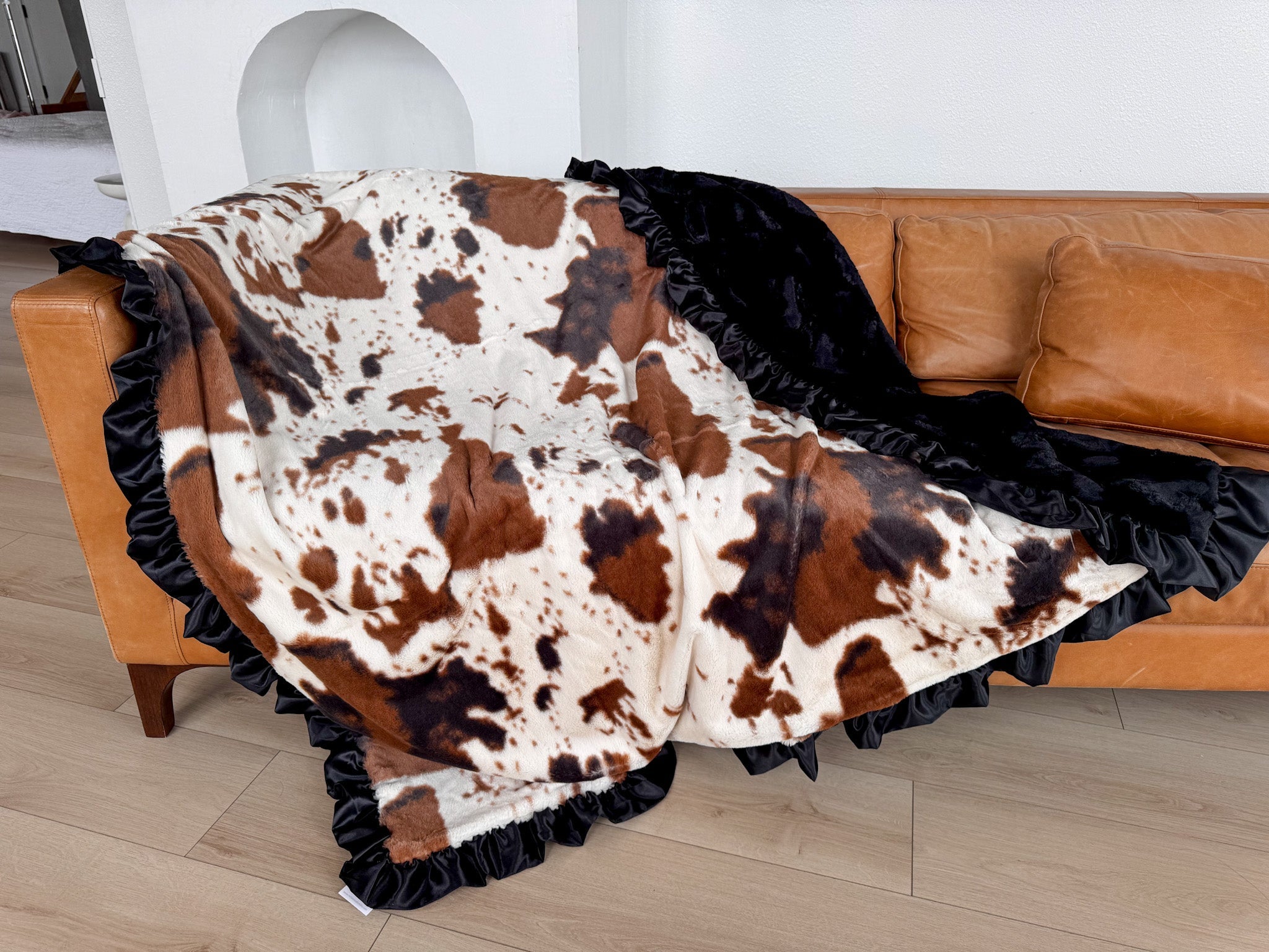 Adult Luxe Ruffle Blanket | Cozy Cowgirl